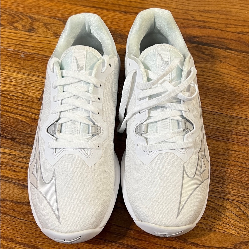 Mizuno White Athletic Sneakers